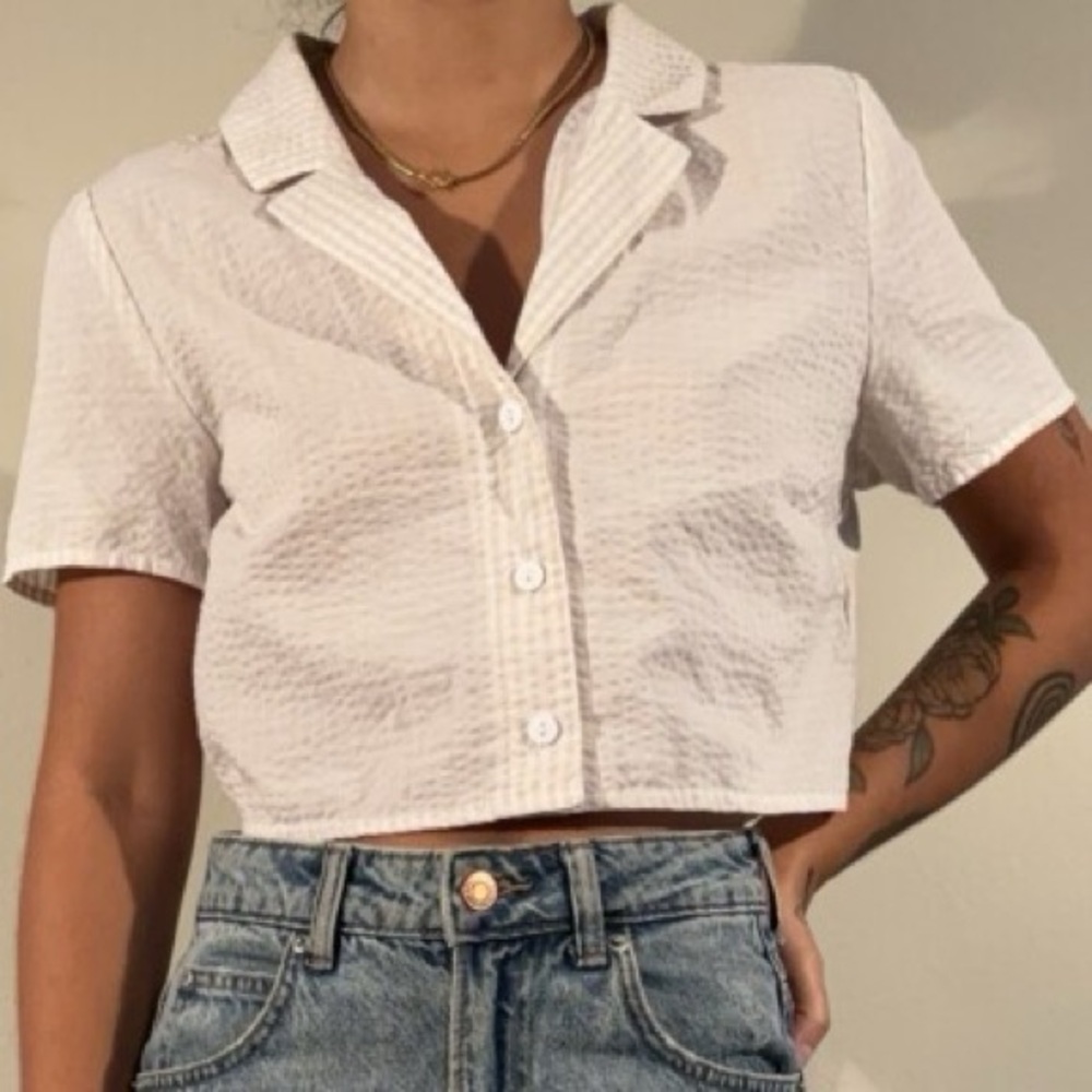 H&M White Textured Crop Button Shirt S Seersucker Summer Minimalist Beachy Top